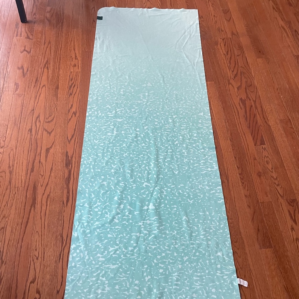 Lulu Lemon yoga towel